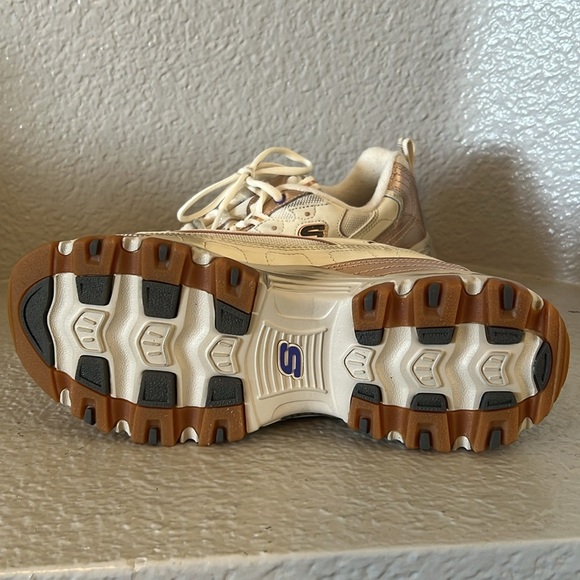 Skechers Women's D'Lites - Vintage Vision Sneaker Natural/Gold Size 9 - Picture 5 of 6